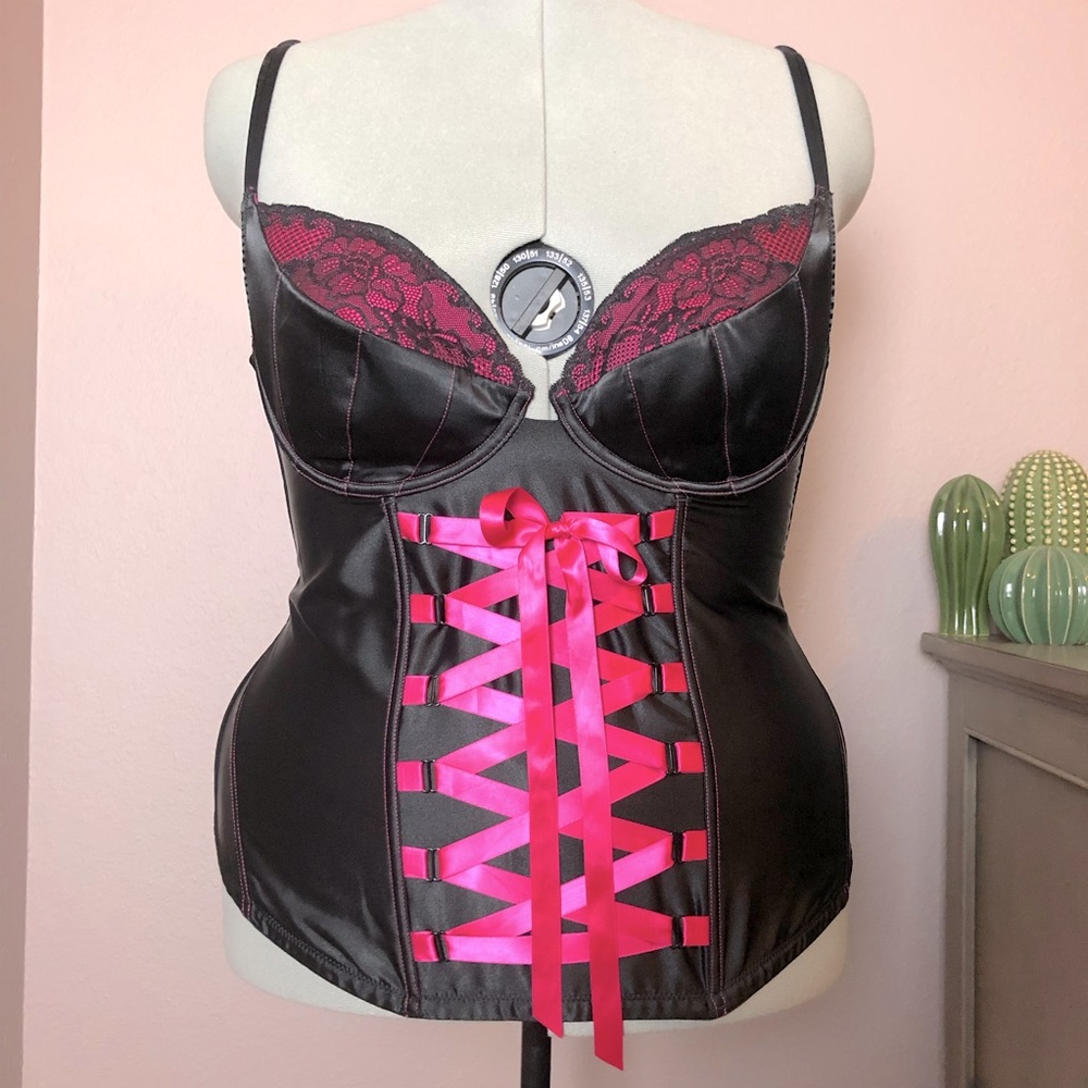 Cacique satin corset - 18/20 NWT